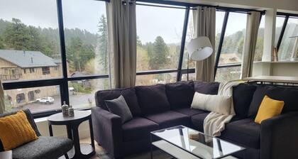 Modern condo with town and mountain views!