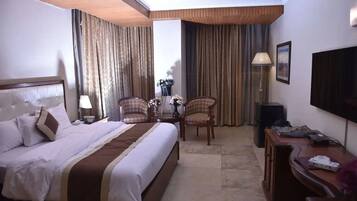 Deluxe Double Room, City View | In-room safe, soundproofing, iron/ironing board, free WiFi