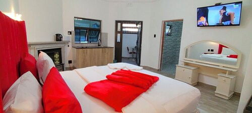 Neo & Ruks Guest Houses Boston 