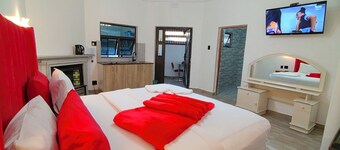 Neo & Ruks Guest Houses Boston
