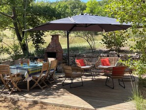 Outdoor dining - Large property in the heart of the Luberon (Limans)