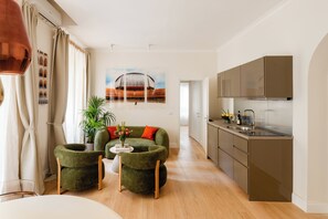 Living area - Charming 2 bedrooms apartments just a stone's throw from Piazza del Popolo (Roma)