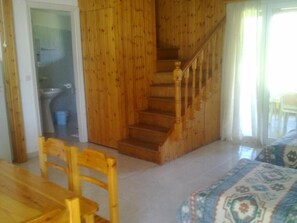 Living area - Odyssia Apartments (Kefalonia)