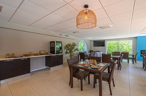 Dining - Vannes Apartment with Balcony for 4 (Plescop)