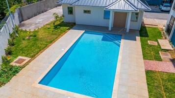 Apartamento Confort, balcón, vistas a la ciudad | Piscina | 15 piscinas al aire libre