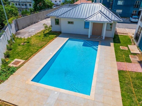 Apartamento Confort, balcón, vistas a la ciudad | Piscina | 15 piscinas al aire libre