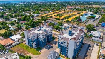 Apartamento Confort, balcón, vistas a la ciudad | Exterior