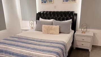 Cortinas blackout, tabla de planchar con plancha y wifi gratis