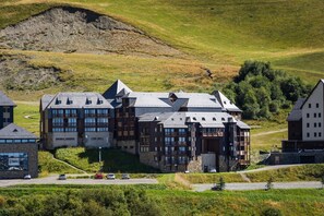 Exterior - Spacious 7-Person Mountain Rental (PEYRAGUDES)