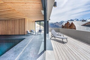 Indoor pool - Rental with Indoor Pool and Sauna Access (AURIS-EN-OISANS)