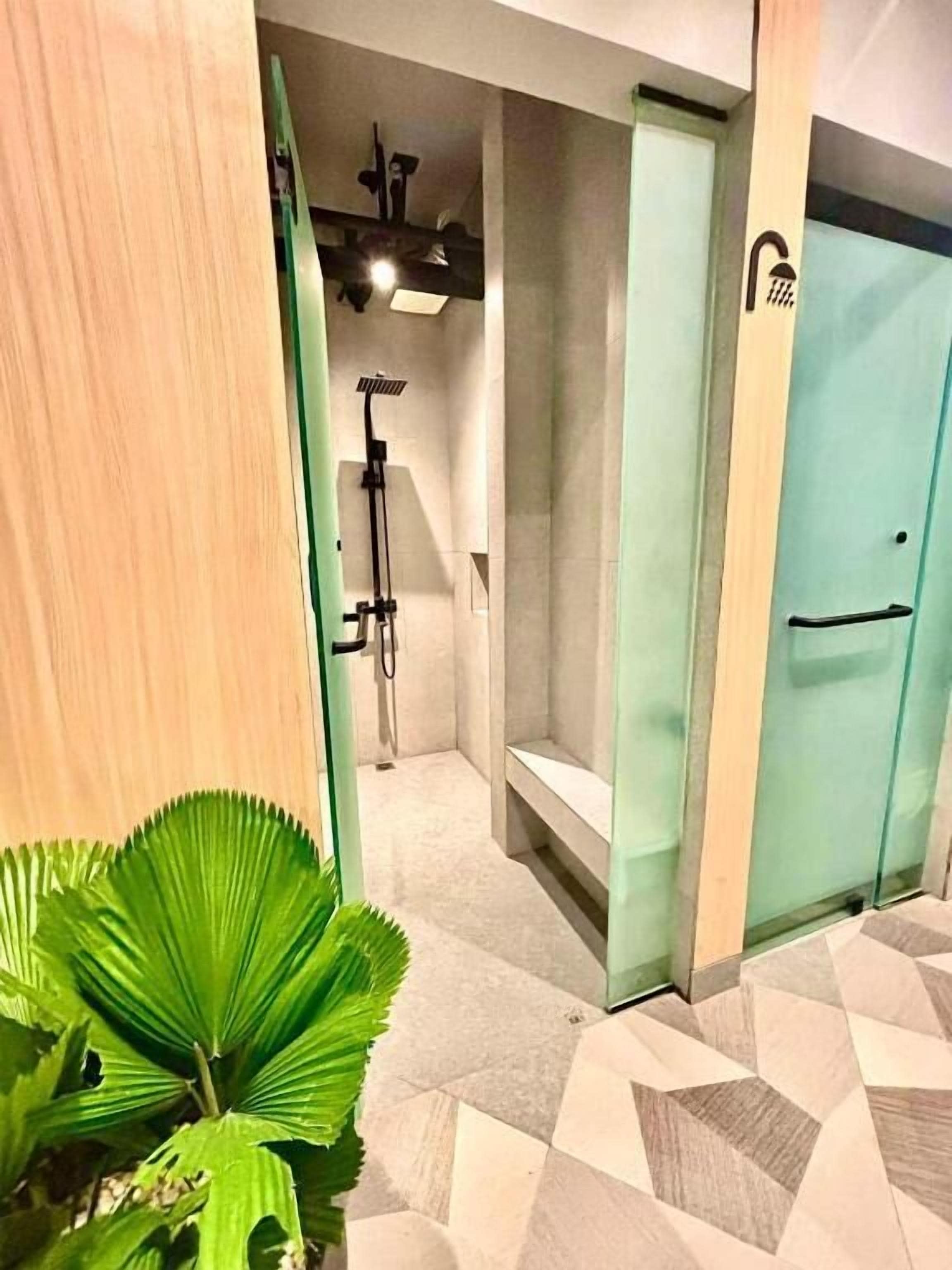 Basic Shared Dormitory, Women only, Non Smoking | Bathroom