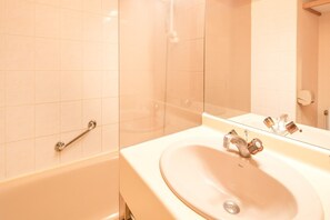 Bathroom - Quiet Alpine Stay Near Vercors (Villard-de-Lans)