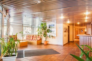 Lobby - Quiet Alpine Stay Near Vercors (Villard-de-Lans)