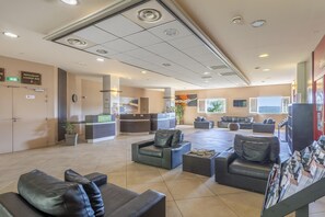 Lobby - 2-Bedroom near Lake Saint-Cassien (CALLIAN (VAR))