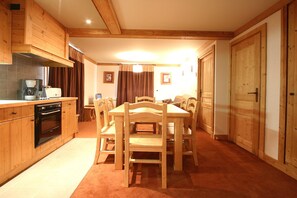 Dining - Appartment in VAUJANY (ISERE) (LES 2 ALPES (ISERE))