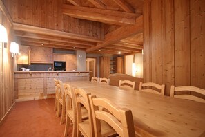 Dining - Appartment in VAUJANY (ISERE) (LES 2 ALPES (ISERE))