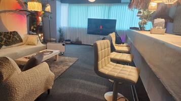 Bali Style / multiple capacity clean / yeongildae 3 minutes by walk | Free WiFi