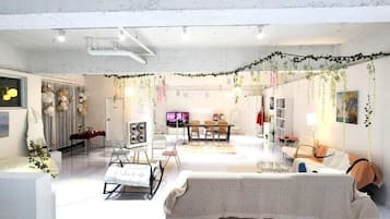 60 pyeong / for up to 30 people Neat/ near Yeongildaejukdo Market / Barbecue setting available | Kylpyhuone