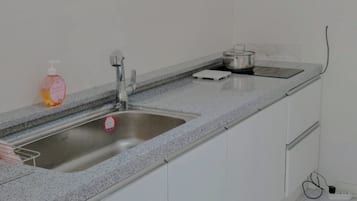 60 pyeong / for up to 30 people Neat/ near Yeongildaejukdo Market / Barbecue setting available | Free WiFi