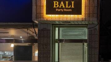 Bali Style / multiple capacity clean / yeongildae 3 minutes by walk | Free WiFi