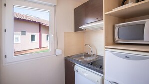 Coffee/tea maker, fridge, microwave, stovetop - Large 8-Person Villa near Ocean (Soustons)