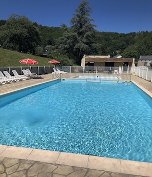 Pool - Lake View Miremont Apartment for 5 (Miremont (PUY DE DÔME))