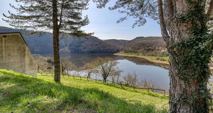 3-Person Lakefront Stay in Miremont