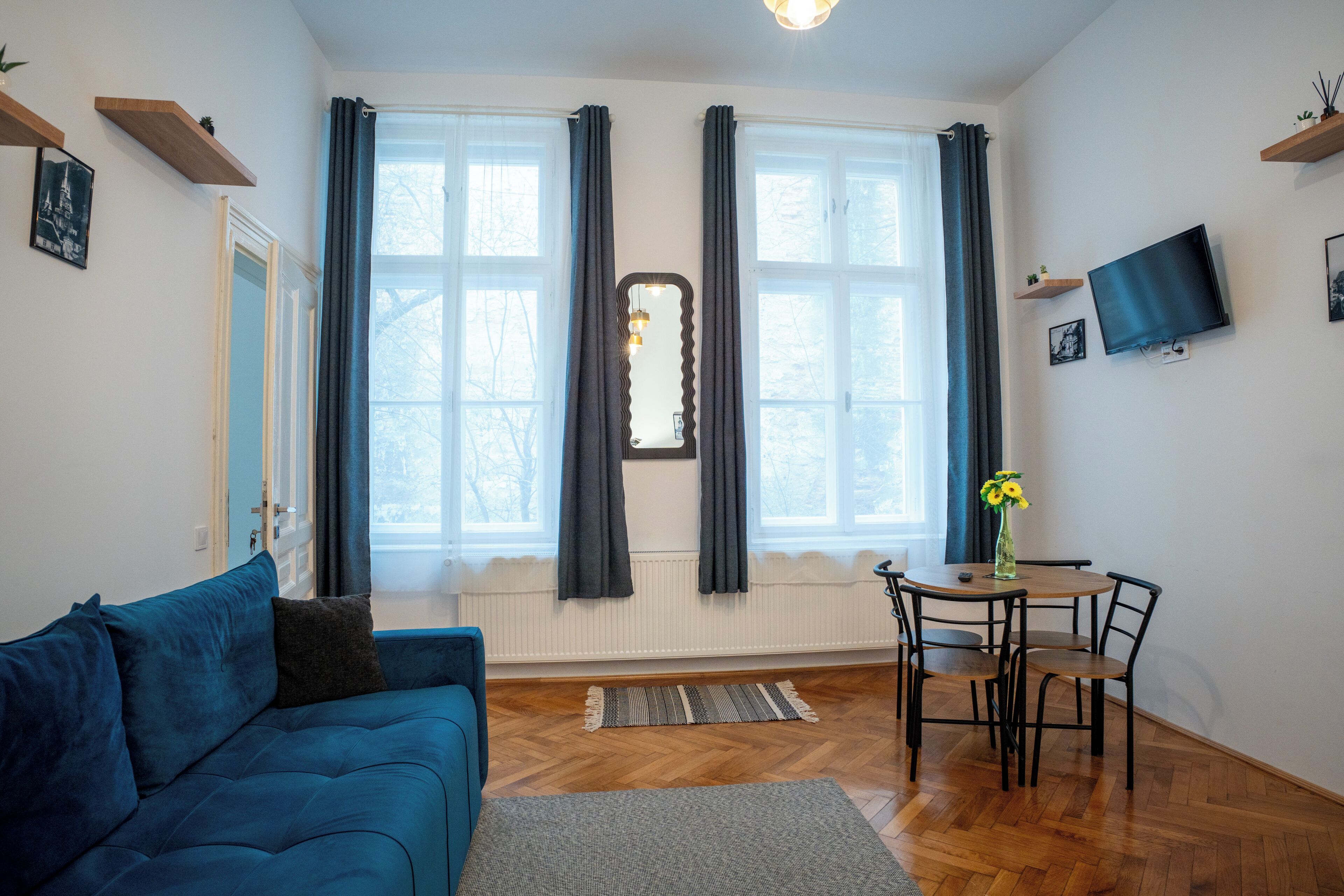 Apartment, Courtyard View | Living area