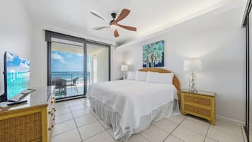 Condo Prestigio, 3 habitaciones, balcón, vista a la playa | Decoración personalizada y muebles diferentes