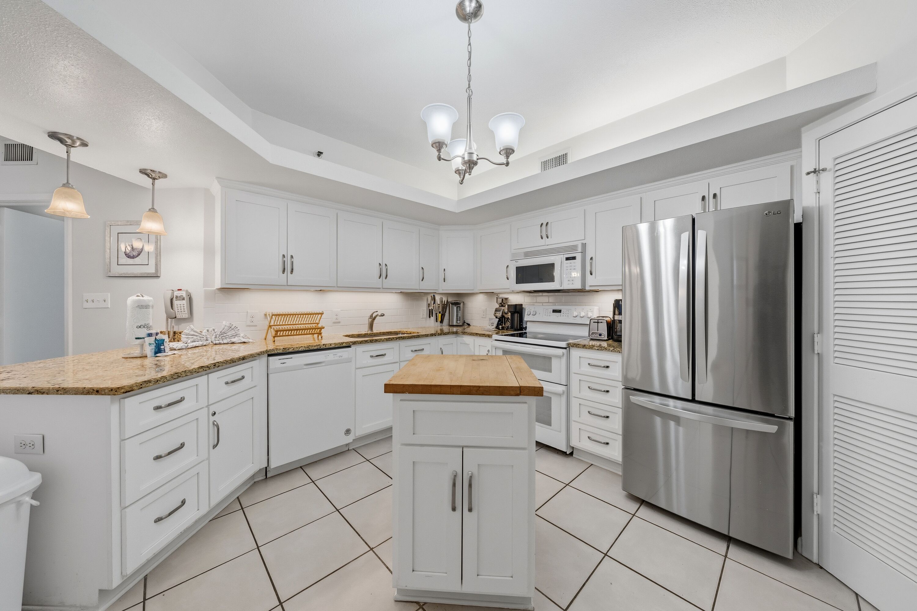 Signature Condo, 3 Bedrooms, Balcony, Beach View | Private kitchen | Fridge, microwave, oven, stovetop