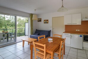Interior - Accessible Vineyard Stay for Four (RIVIERES (TARN))