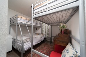 Room - Apartment in Allos with Pool and Balcony (Allos)