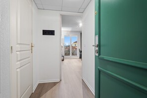 Interior - Apartment Near the Center of Grasse (Grasse)