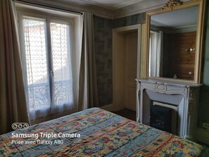 WiFi, bed sheets - Vrbo Property (Paris)
