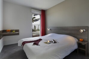 Free WiFi - Urban Comfort Stay for 4 in Montpellier (Saint-Jean-de-Védas)
