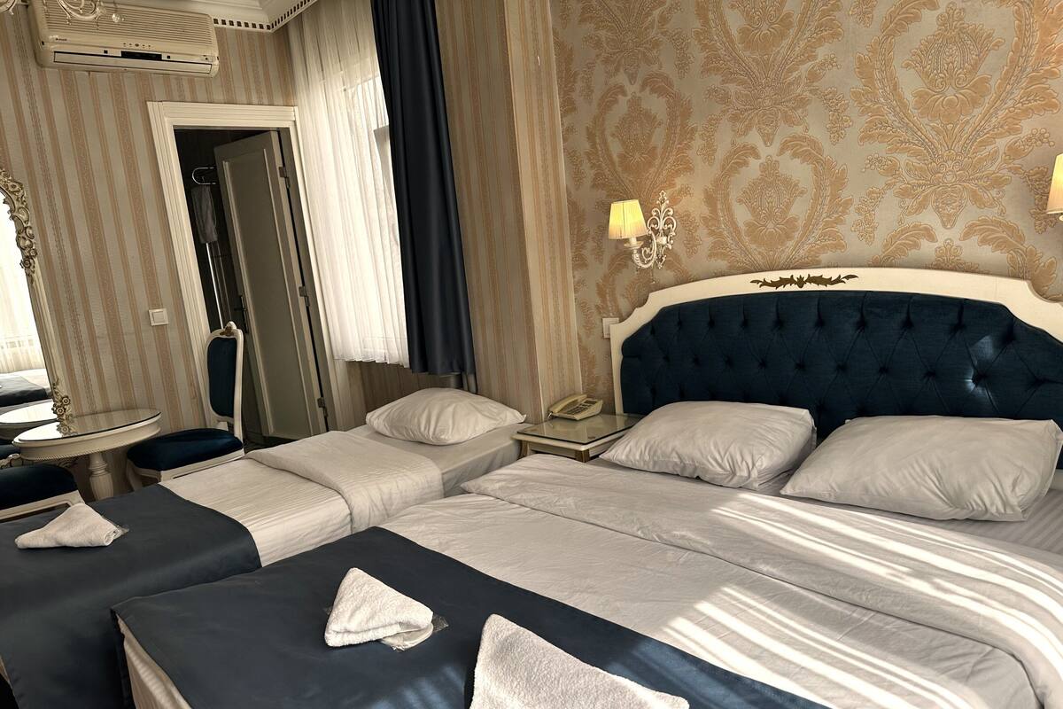 Chambre Triple | Coffres-forts dans les chambres, bureau