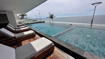 Luxury Room, Balcony, Beach View | Pool