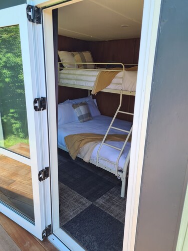 Tamahere White Duck Cabins, private, tranquil, and quiet with pond views