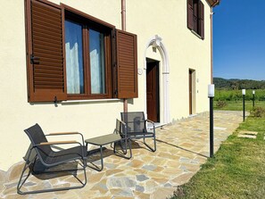 Estudio, vista al jardín | Terraza o patio