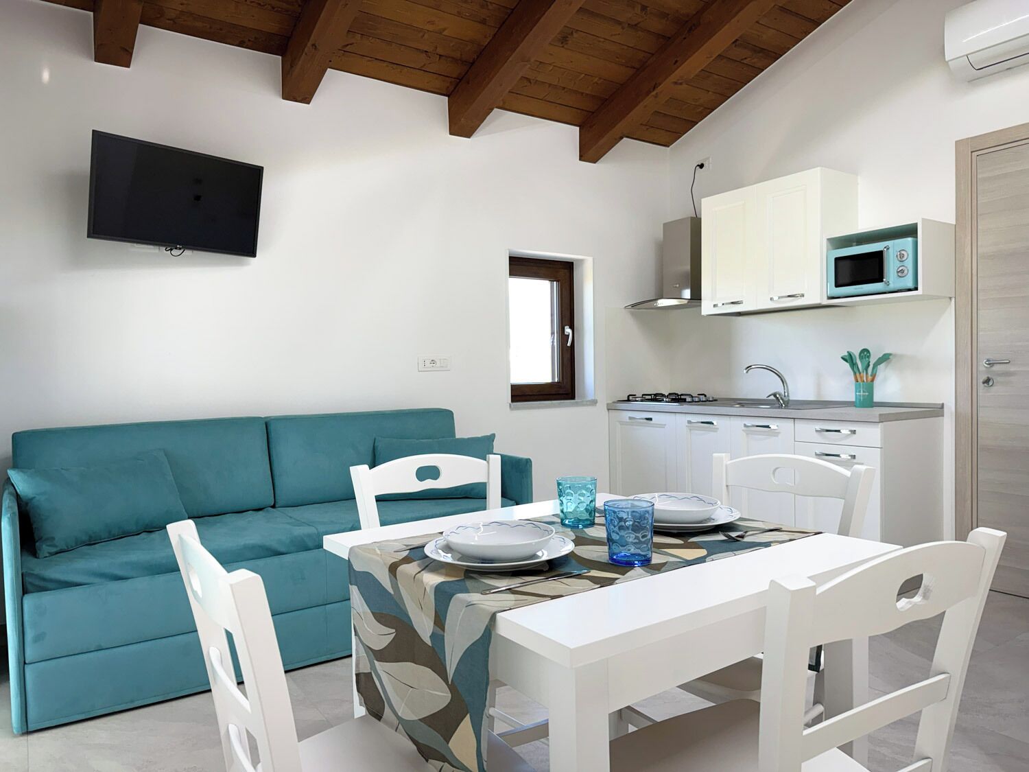 Studio, Garden View | Interior