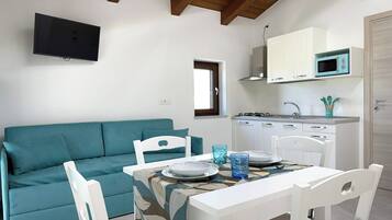 Studio, Garden View | Interior