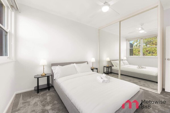 Iron/ironing board, WiFi, bed sheets