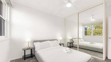 Iron/ironing board, WiFi, bed sheets
