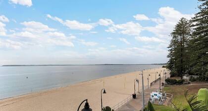 Metawise 2BR Apt – Brightest in Brighton