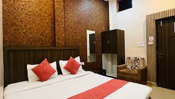 Deluxe Double Room, City View | Laptop workspace, iron/ironing board, free WiFi