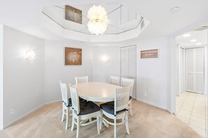 Dining - Penthouse-Crescent Beach Club, 20B, Beachfront! (Clearwater Beach)