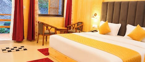 Hypo-allergenic bedding, desk, soundproofing, free WiFi