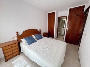 Iron/ironing board, Internet, bed sheets - Spacious apartment in the center of Peñiscola 5 minutes from the beaches and the castle. (Peníscola)