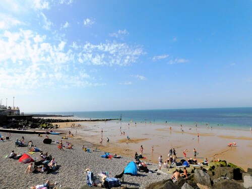 The Hideaway, Sheringham, close to shops and beach - perfect for relaxing break