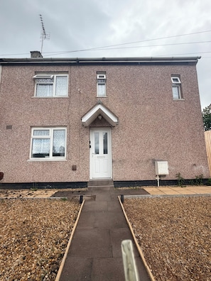 Exterior detail - House In Cannock-3 Bed Sleeps 5 (Cannock)